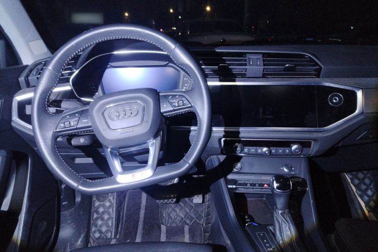 Used Audi Q3 Sportback 2020 40 TFSI Fashion Model Steering Wheel