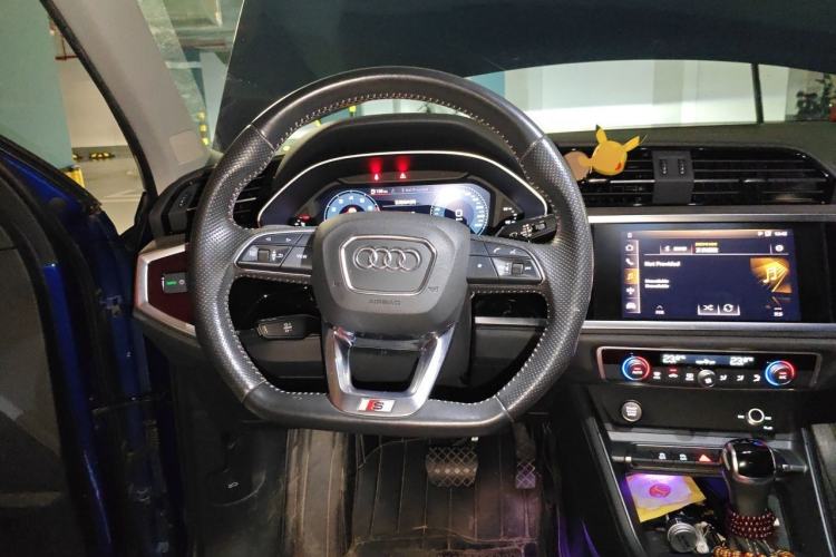 Used Audi Q3 Sportback 2020 40 TFSI Fashion Model Steering Wheel