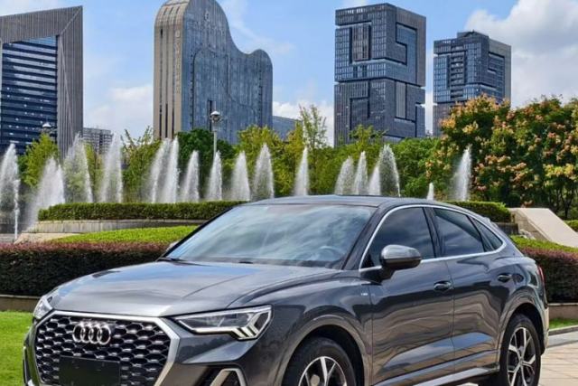 Ojetý Audi Q3 Sportback 2020 40 TFSI Fashion Model
