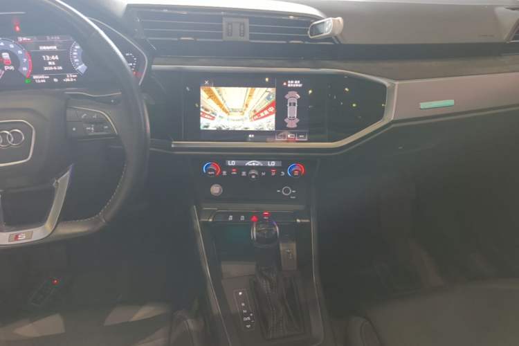Used Audi Q3 Sportback 2020 40 TFSI Fashion Model Audio And AC Panel