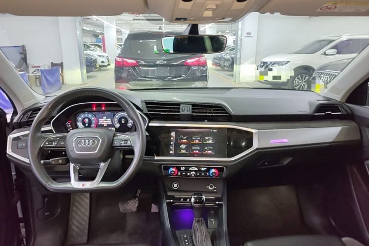 Used Audi Q3 Sportback 2020 40 TFSI Fashion Model Center Console