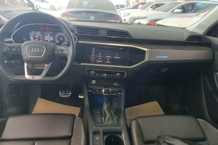 Used Audi Q3 Sportback 2020 40 TFSI Fashion Model Center Console