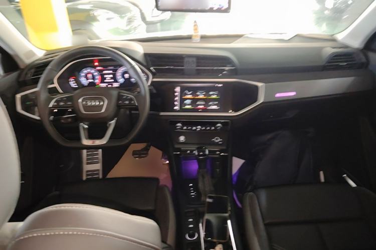 Used Audi Q3 Sportback 2020 45 TFSI quattro Fashion Edition Center Console
