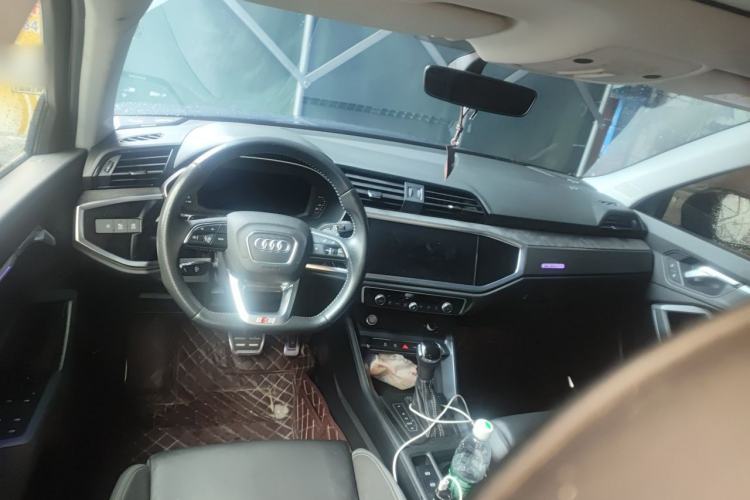 Used Audi Q3 Sportback 2020 45 TFSI quattro Fashion Edition Center Console