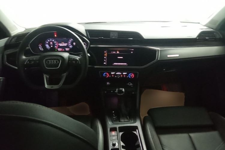Used Audi Q3 Sportback 2020 40 TFSI Fashion Model Center Console