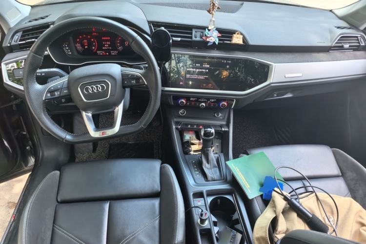 Used Audi Q3 Sportback 2020 40 TFSI Fashion Model Center Console