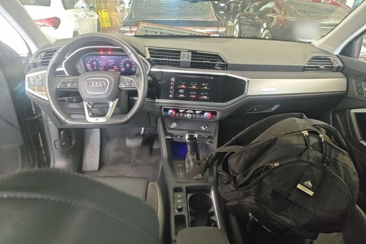 Used Audi Q3 Sportback 2020 40 TFSI Fashion Model Center Console