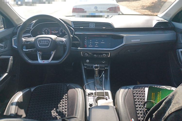Used Audi Q3 Sportback 2020 40 TFSI Fashion Model Center Console