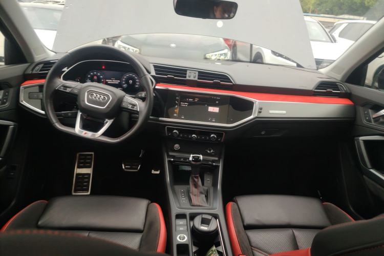 Used Audi Q3 Sportback 2020 45 TFSI quattro Fashion Edition Center Console