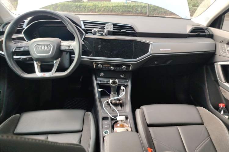 Used Audi Q3 Sportback 2020 40 TFSI Fashion Model Center Console