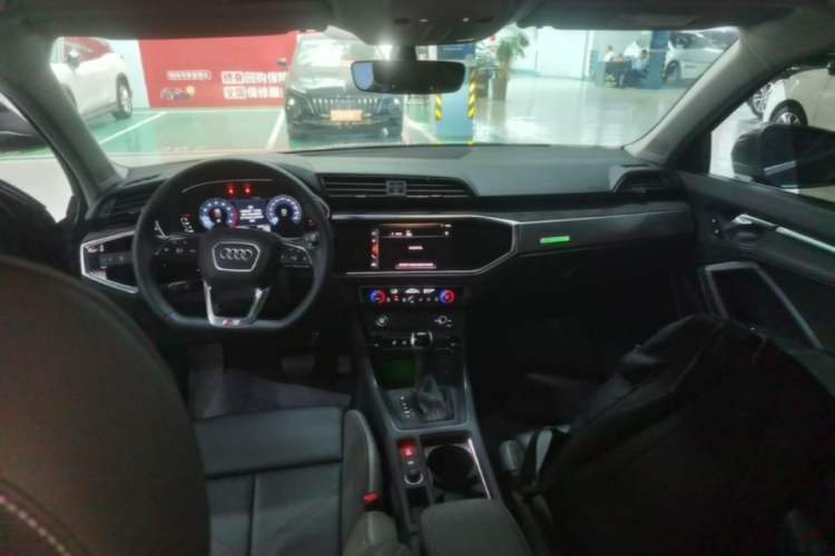 Used Audi Q3 Sportback 2020 40 TFSI Fashion Model Center Console