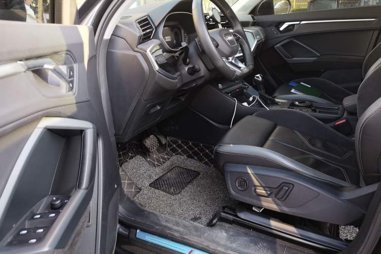 Used Audi Q3 Sportback 2020 40 TFSI Fashion Model Driver Seat