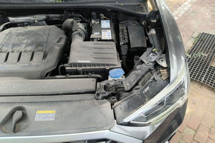 Used Audi Q3 Sportback 2020 40 TFSI Fashion Model Engine Bay Left