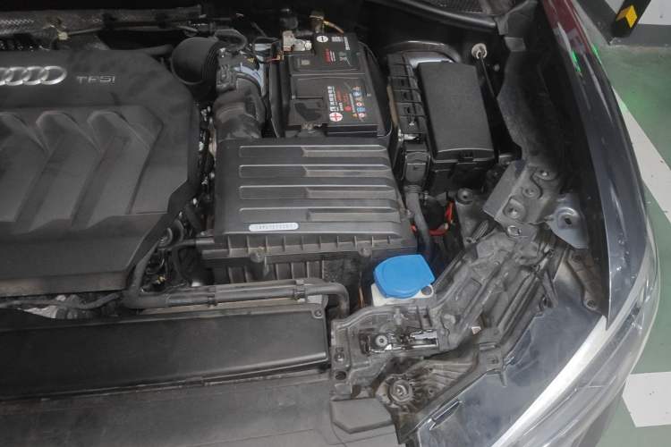 Used Audi Q3 Sportback 2020 40 TFSI Fashion Model Engine Bay Left