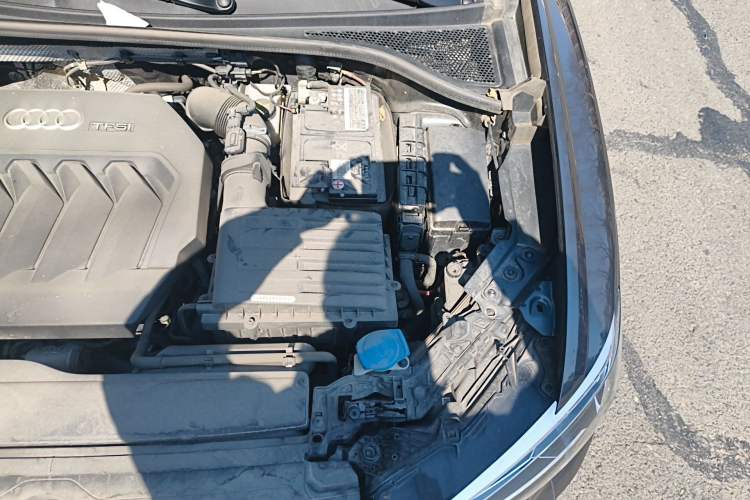 Used Audi Q3 Sportback 2020 40 TFSI Fashion Model Engine Bay Left