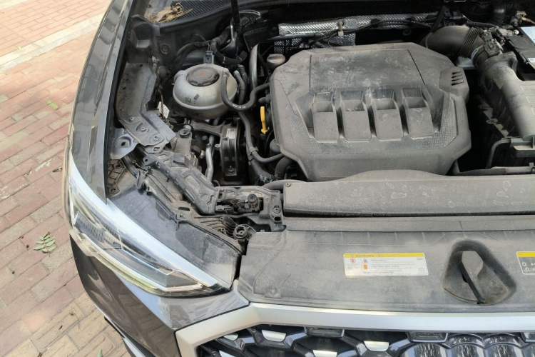 Used Audi Q3 Sportback 2020 40 TFSI Fashion Model Engine Bay Right