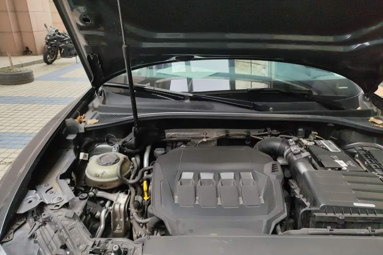 Used Audi Q3 Sportback 2020 40 TFSI Fashion Model Engine Bay Right