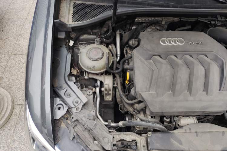 Used Audi Q3 Sportback 2020 40 TFSI Fashion Model Engine Bay Right