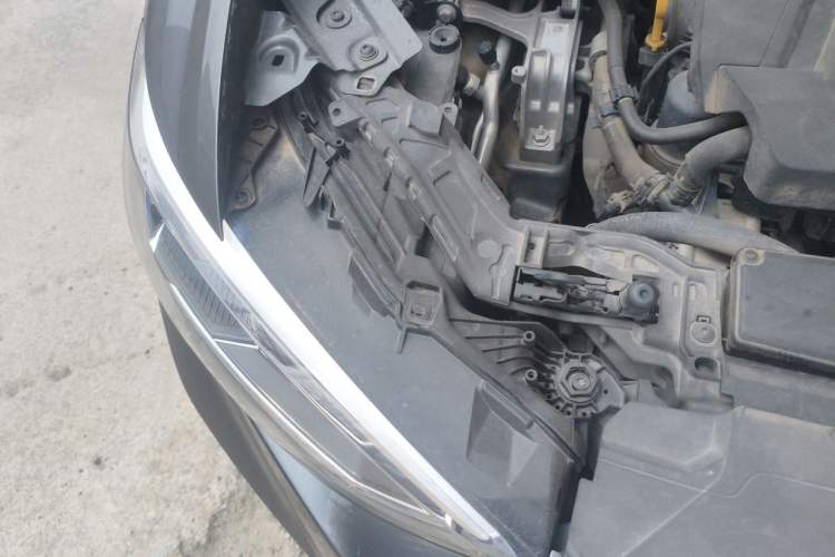 Used Audi Q3 Sportback 2020 40 TFSI Fashion Model Engine Bay Right