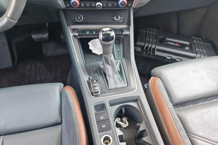 Used Audi Q3 Sportback 2020 40 TFSI Fashion Model Gear Lever