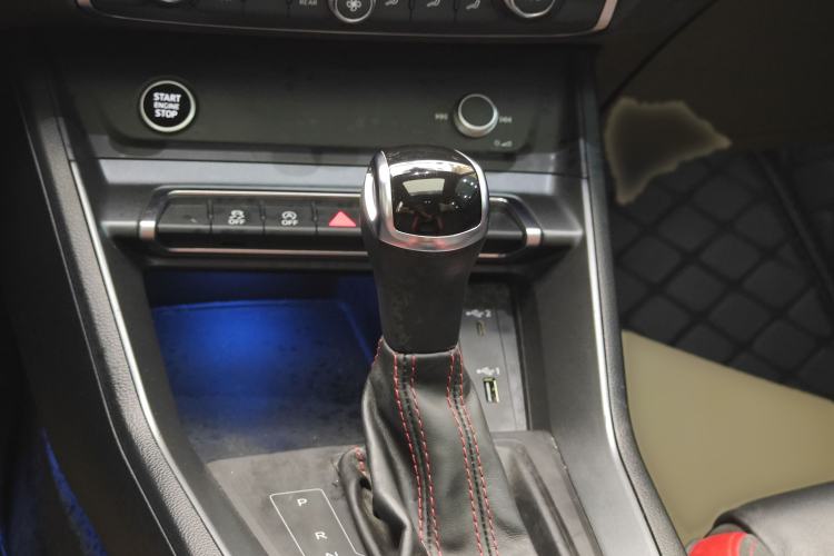 Used Audi Q3 Sportback 2020 40 TFSI Fashion Model Gear Lever