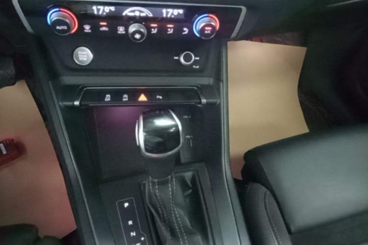 Used Audi Q3 Sportback 2020 40 TFSI Fashion Model Gear Lever