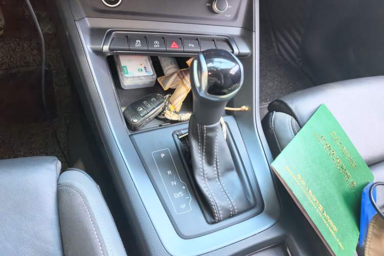 Used Audi Q3 Sportback 2020 40 TFSI Fashion Model Gear Lever
