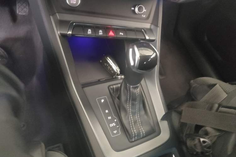 Used Audi Q3 Sportback 2020 40 TFSI Fashion Model Gear Lever