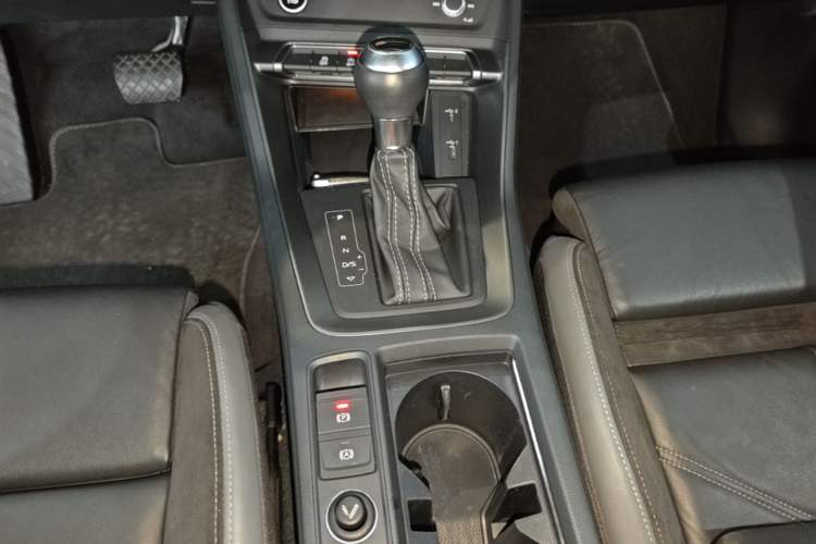 Used Audi Q3 Sportback 2020 40 TFSI Fashion Model Gear Lever
