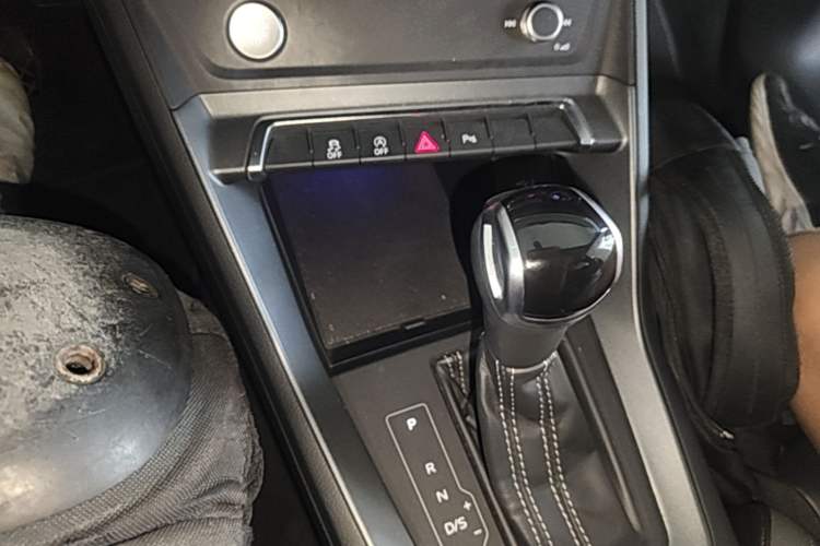 Used Audi Q3 Sportback 2020 40 TFSI Fashion Model Gear Lever