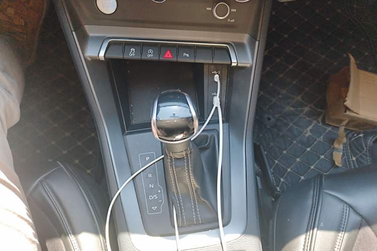 Used Audi Q3 Sportback 2020 40 TFSI Fashion Model Gear Lever