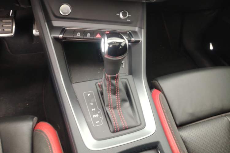 Used Audi Q3 Sportback 2020 45 TFSI quattro Fashion Edition Gear Lever