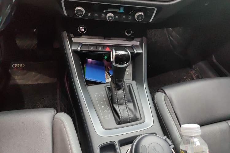 Used Audi Q3 Sportback 2020 40 TFSI Fashion Model Gear Lever