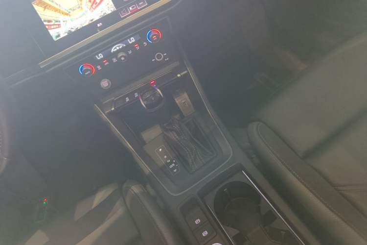 Used Audi Q3 Sportback 2020 40 TFSI Fashion Model Gear Lever