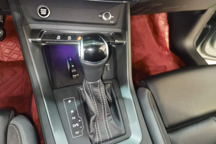 Used Audi Q3 Sportback 2020 40 TFSI Fashion Model Gear Lever