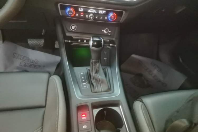 Used Audi Q3 Sportback 2020 40 TFSI Fashion Model Gear Lever
