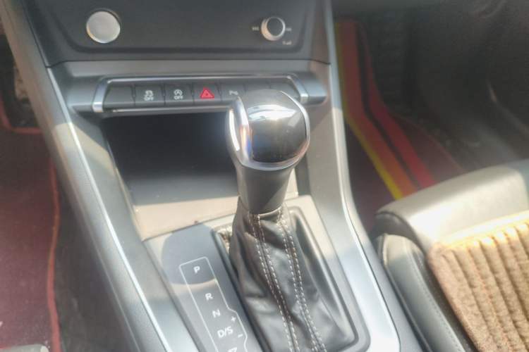 Used Audi Q3 Sportback 2020 40 TFSI Fashion Model Gear Lever