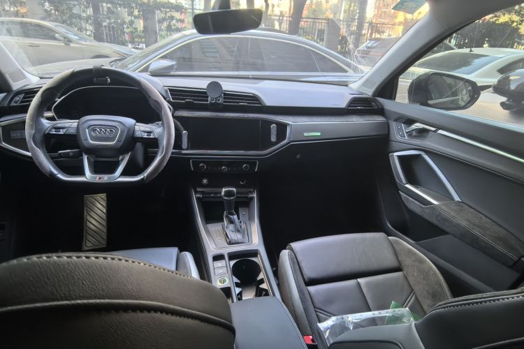 Used Audi Q3 Sportback 2020 40 TFSI Fashion Model Interior 2