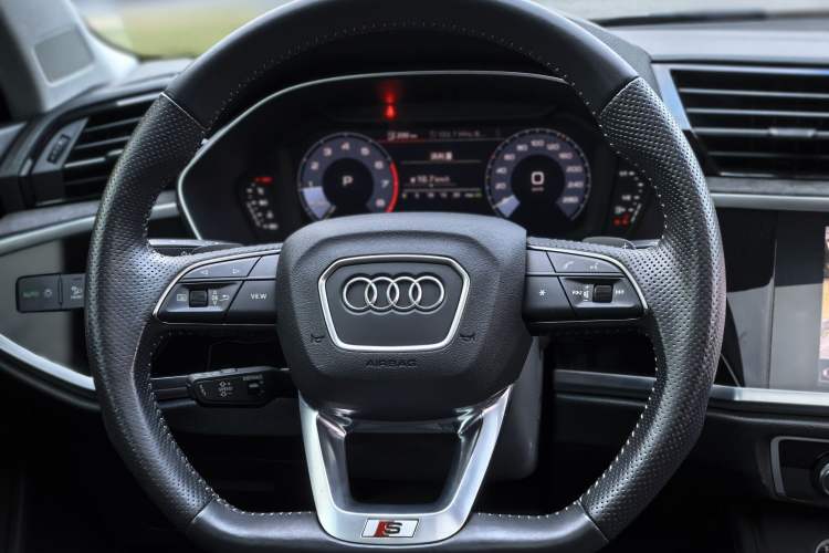 Used Audi Q3 Sportback 2020 40 TFSI Fashion Model Interior 9