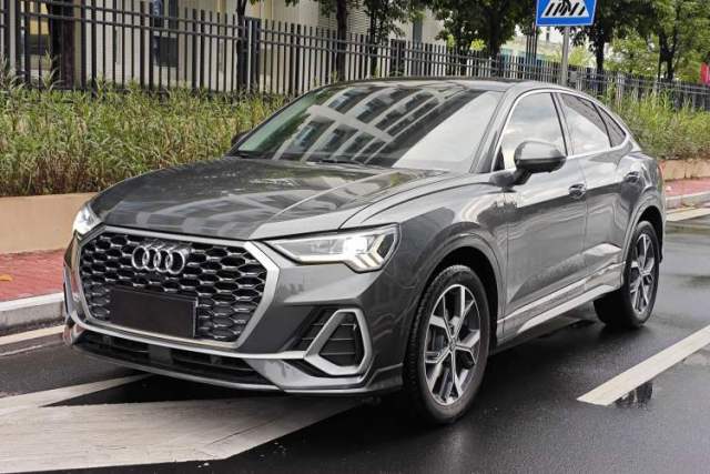 Ojetý Audi Q3 Sportback 2020 40 TFSI Fashion Model