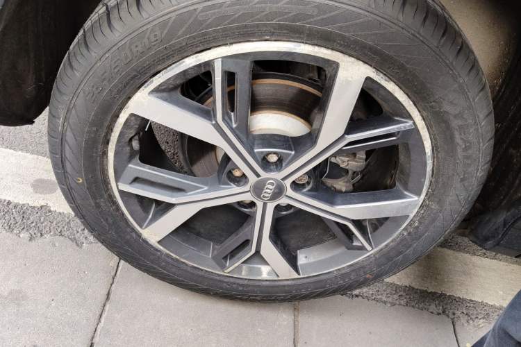 Used Audi Q3 Sportback 2020 40 TFSI Fashion Model Right Front Wheel Hub