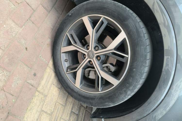 Used Audi Q3 Sportback 2020 40 TFSI Fashion Model Right Front Wheel Hub
