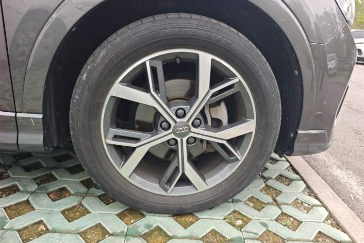 Used Audi Q3 Sportback 2020 40 TFSI Fashion Model Right Front Wheel Hub