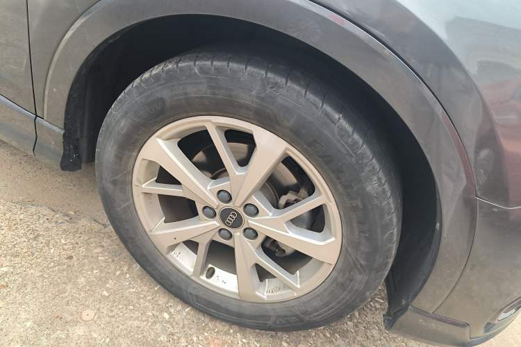 Used Audi Q3 Sportback 2020 35 TFSI Ambition Edition Right Front Wheel Hub