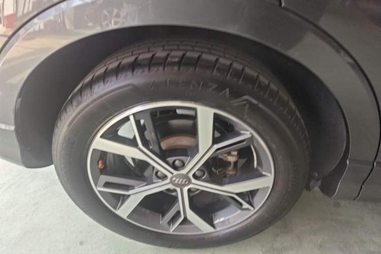 Used Audi Q3 Sportback 2020 40 TFSI Fashion Model Right Rear Wheel Hub