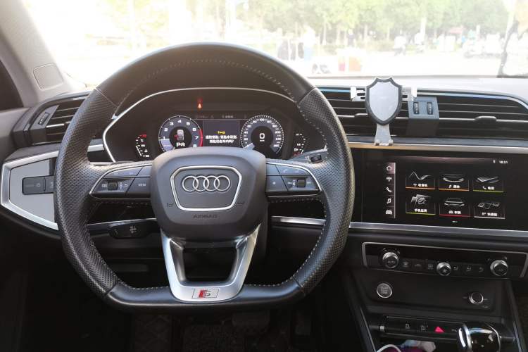 Used Audi Q3 Sportback 2020 40 TFSI Fashion Model Steering Wheel