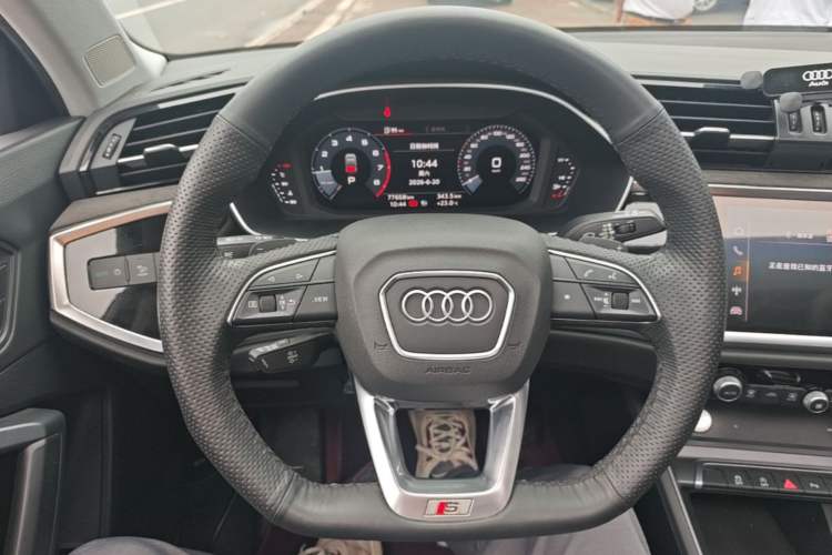 Used Audi Q3 Sportback 2020 40 TFSI Fashion Model Steering Wheel
