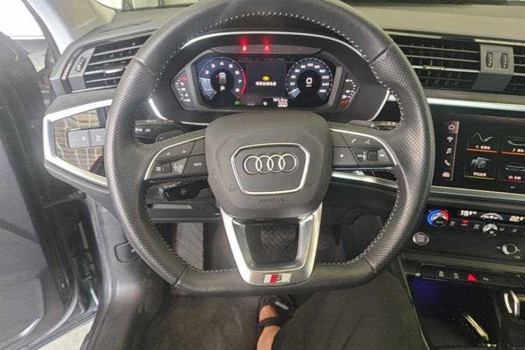 Used Audi Q3 Sportback 2020 40 TFSI Fashion Model Steering Wheel