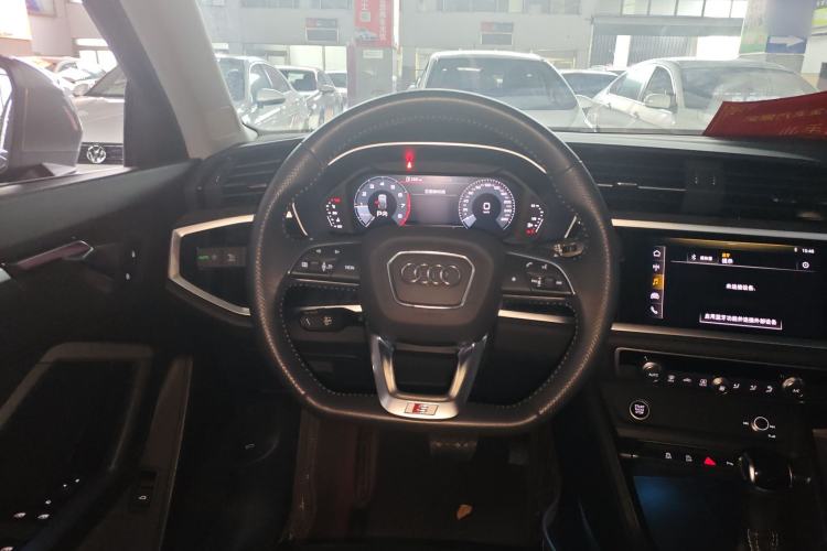 Used Audi Q3 Sportback 2020 40 TFSI Fashion Model Steering Wheel