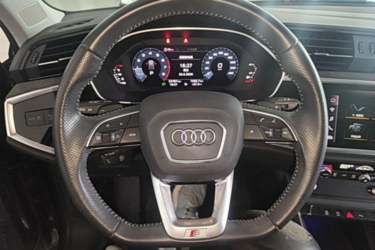 Used Audi Q3 Sportback 2020 40 TFSI Fashion Model Steering Wheel